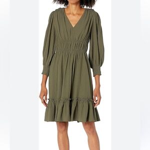 Calvin Klein Women's V-Neck Dress with Tiered Smocking Size 2